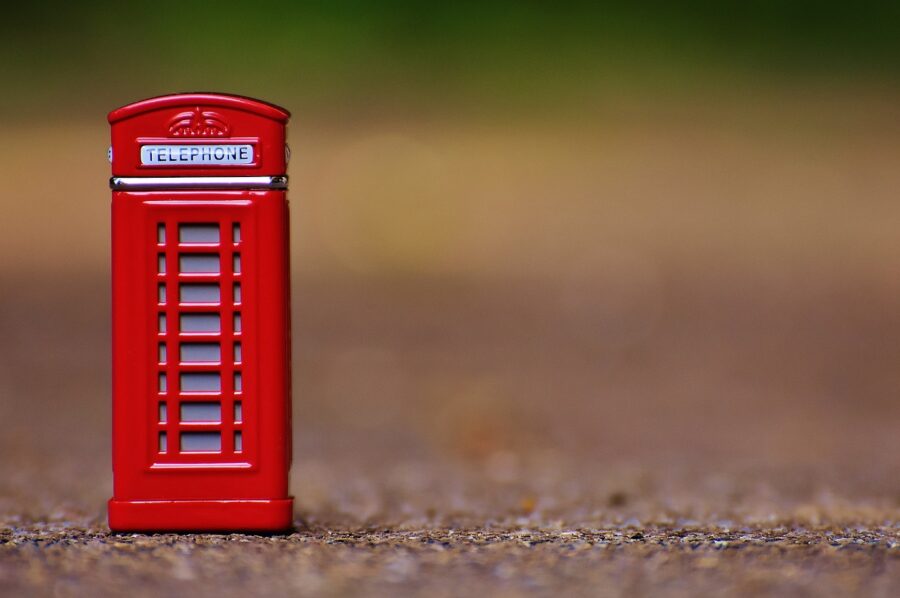 A tiny K6 telephone box